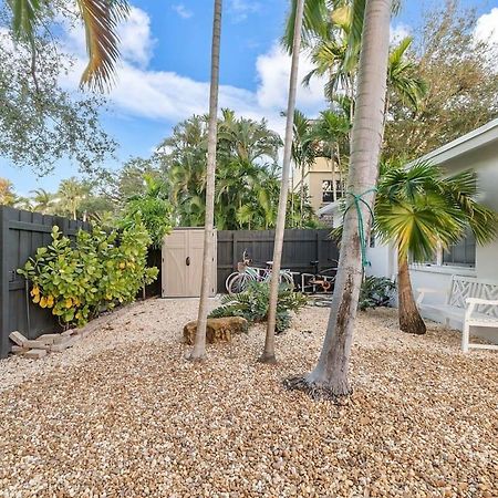 Walk To Las Olas Banyan Room Palm Paradise Inn Fort Lauderdale Exterior photo